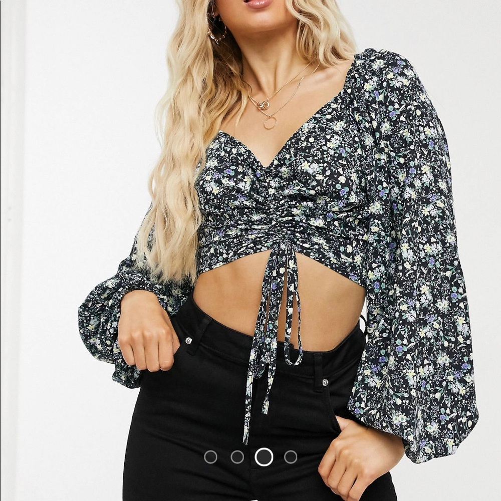 NWT NaaNaa ruched front milkmaid crop top in black and blue floral